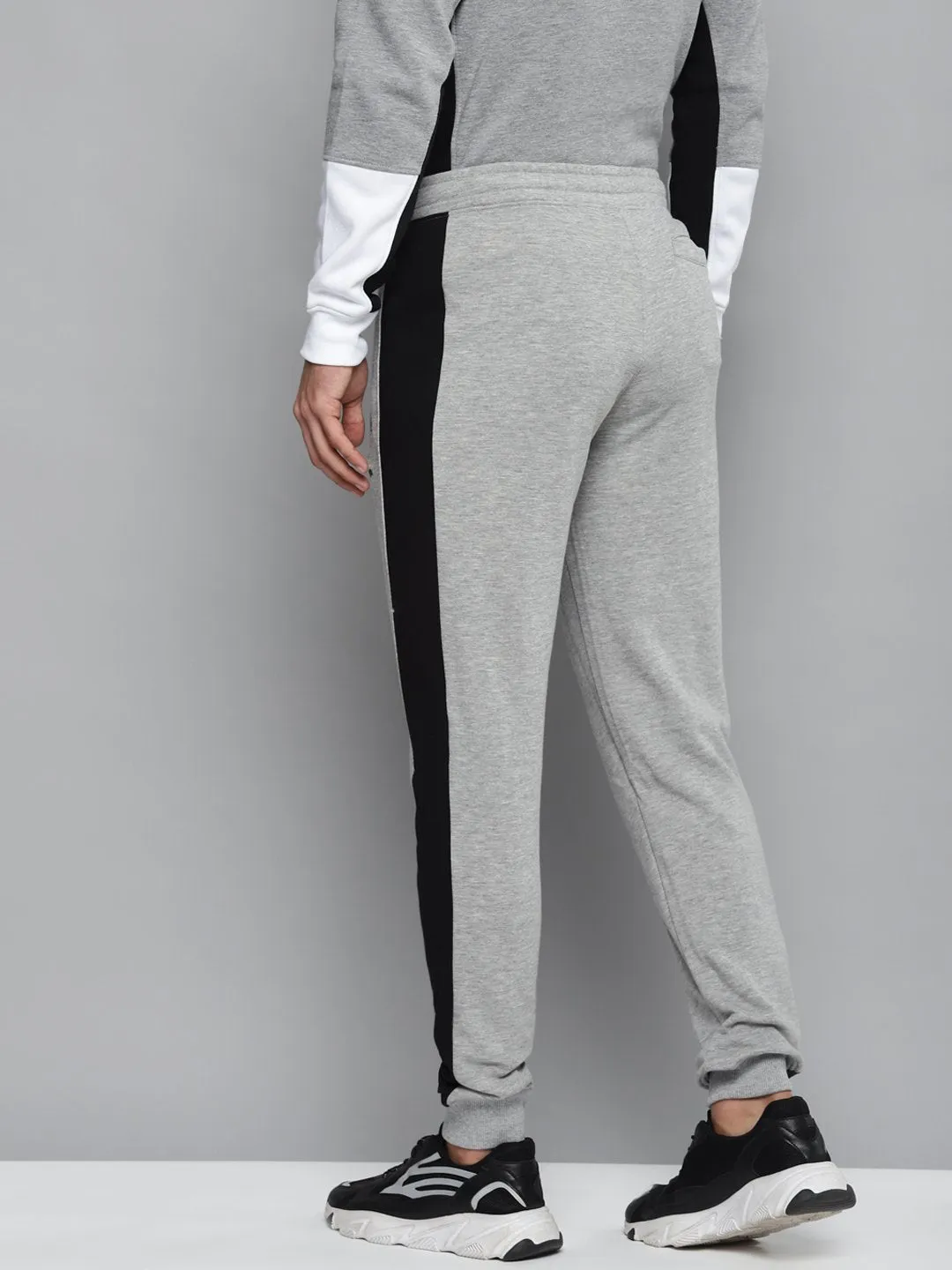 Alcis Men Grey Melange & Black Solid Slim Fit Joggers