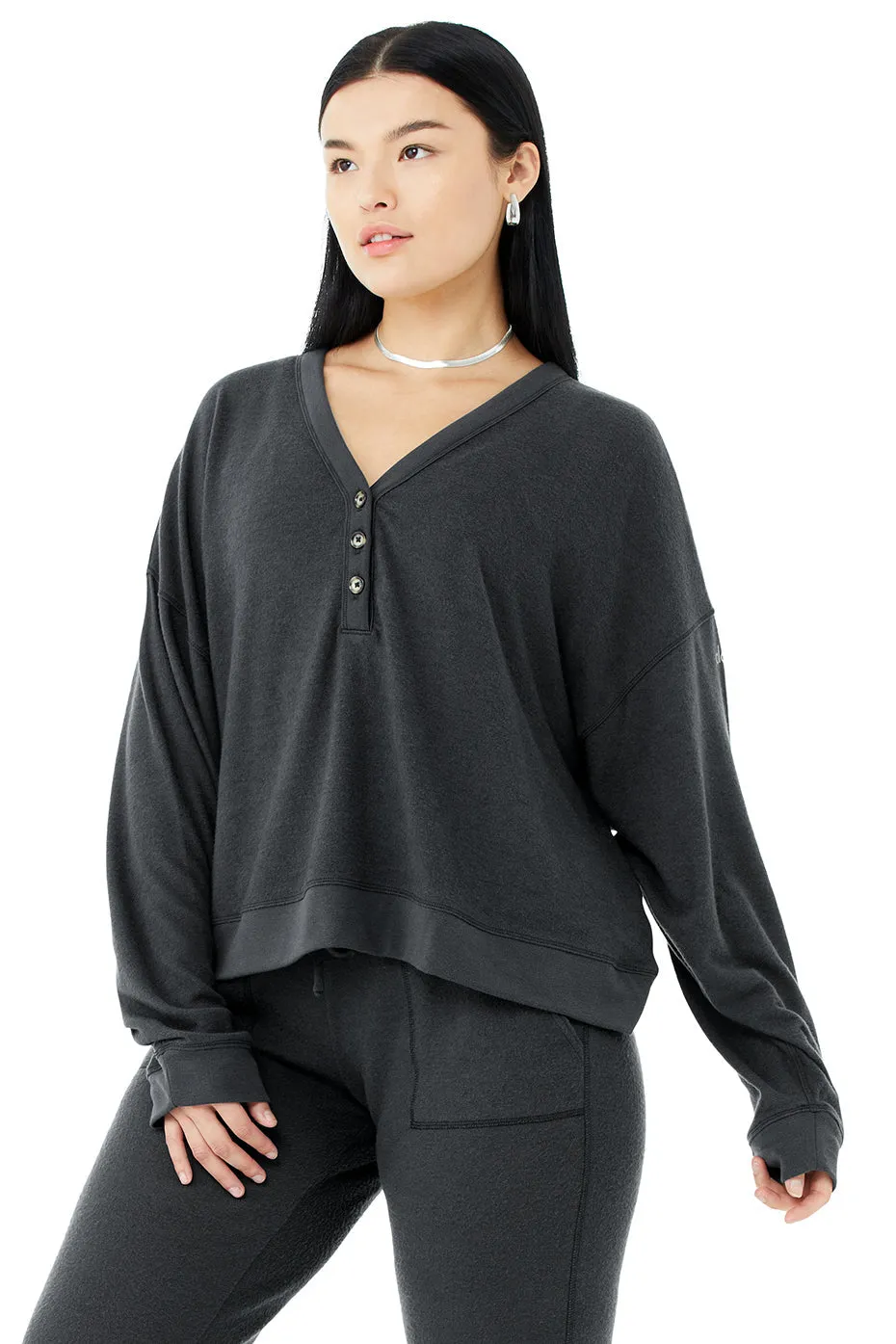 Alolux Soho Cropped Henley - Anthracite