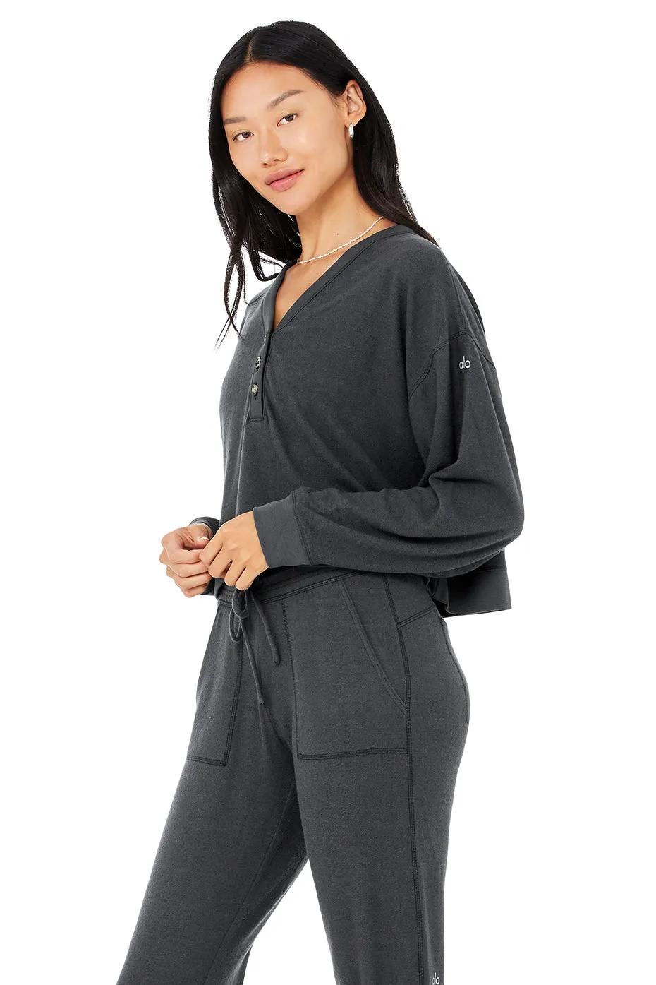 Alolux Soho Cropped Henley - Anthracite
