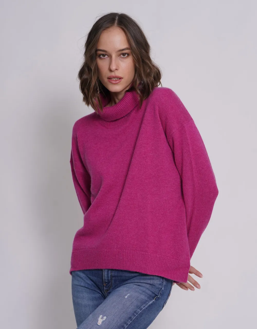 Cashmere Turtleneck Pullover in Berry
