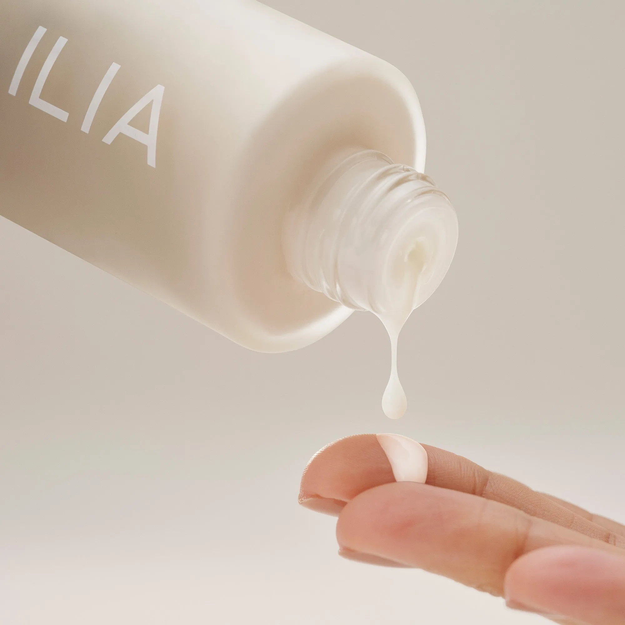 Ilia The Base Face Milk Essence   Lightweight Moisturizer