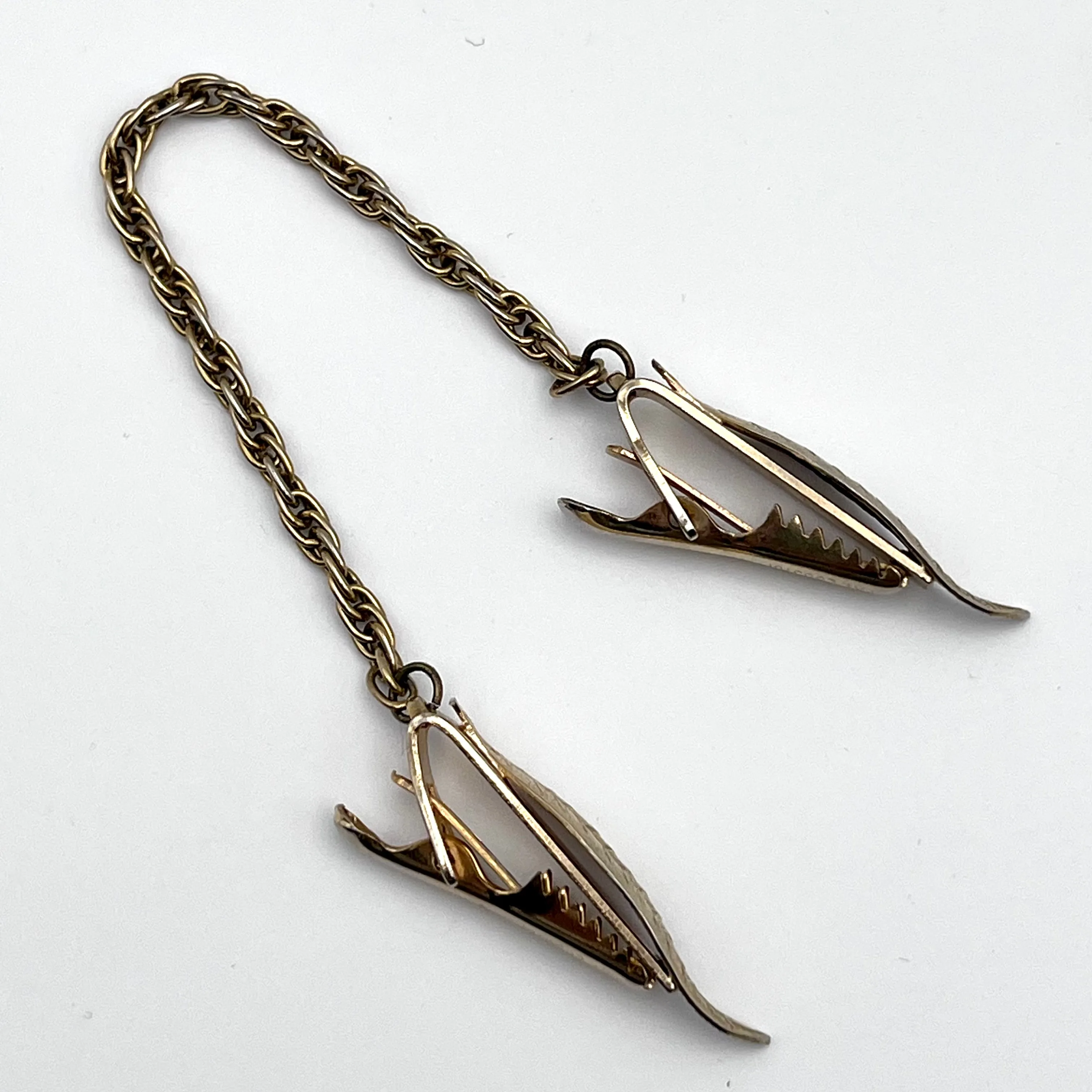 Late 50s/ Early 60s Gold-tone Leaf Sweater Clip