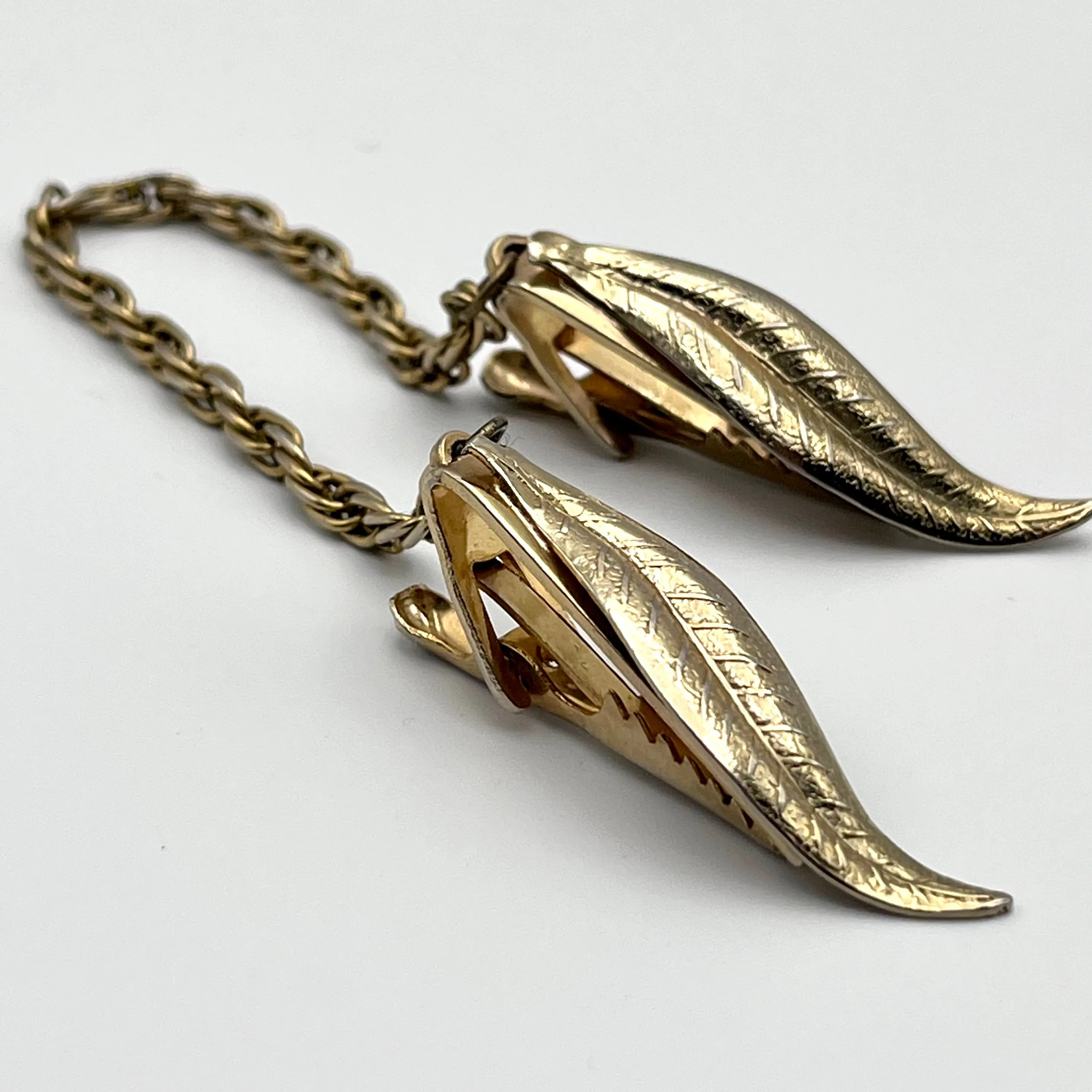 Late 50s/ Early 60s Gold-tone Leaf Sweater Clip