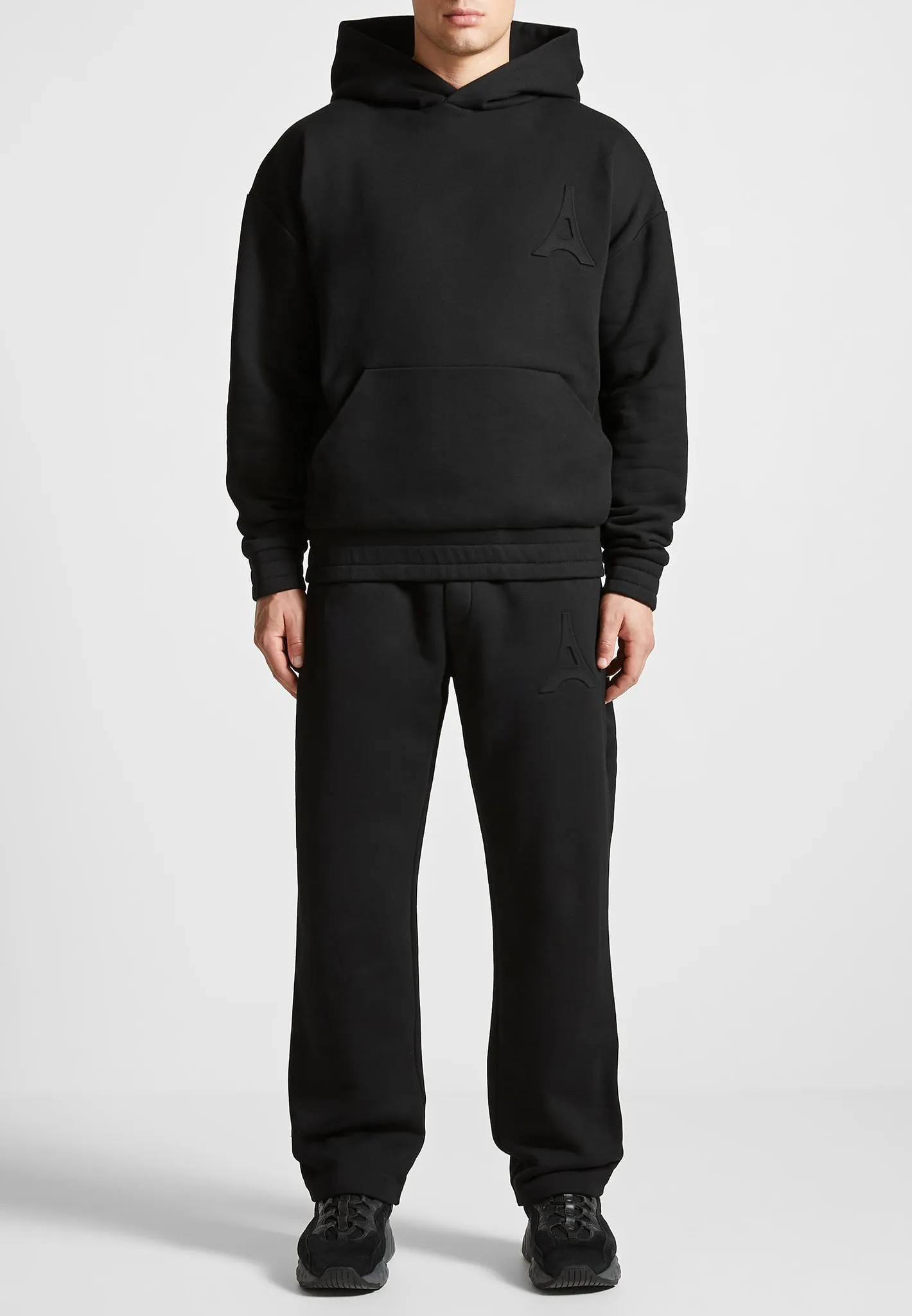 Éternel Eiffel Embossed Joggers - Black