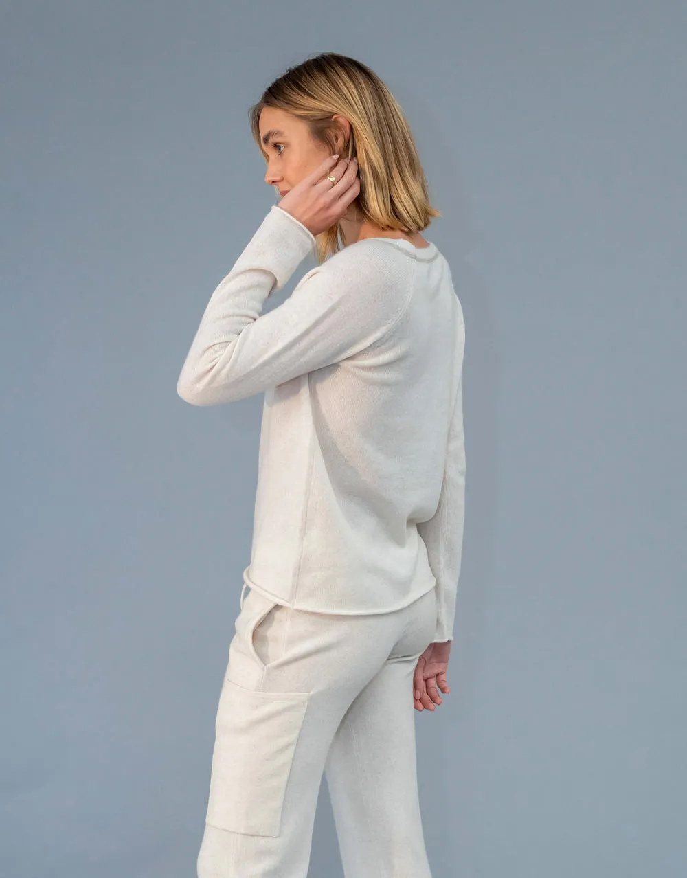 Un-Dyed Cashmere Jumper in Cream