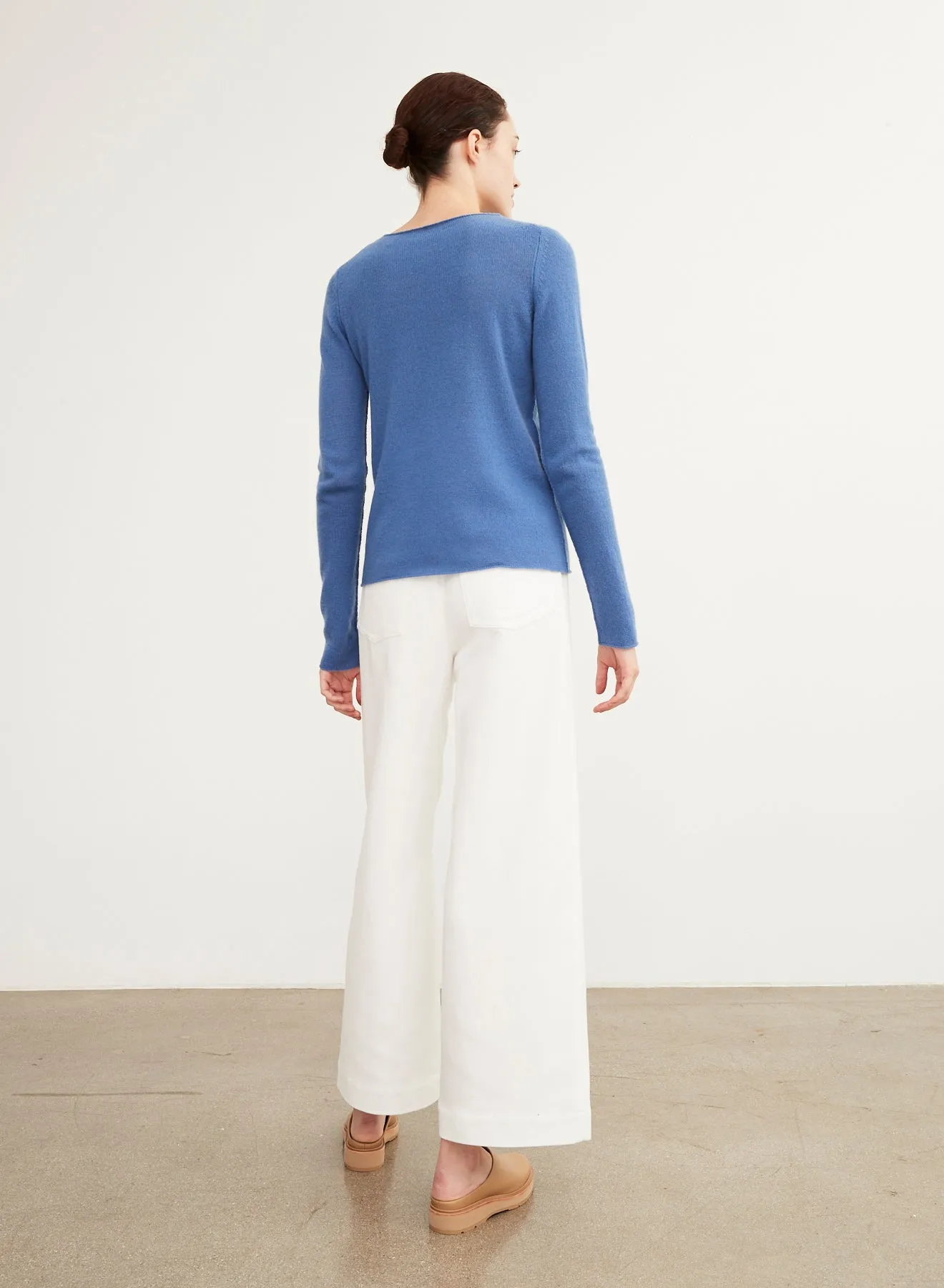 Vince - Trimless Pullover in Hydrangea