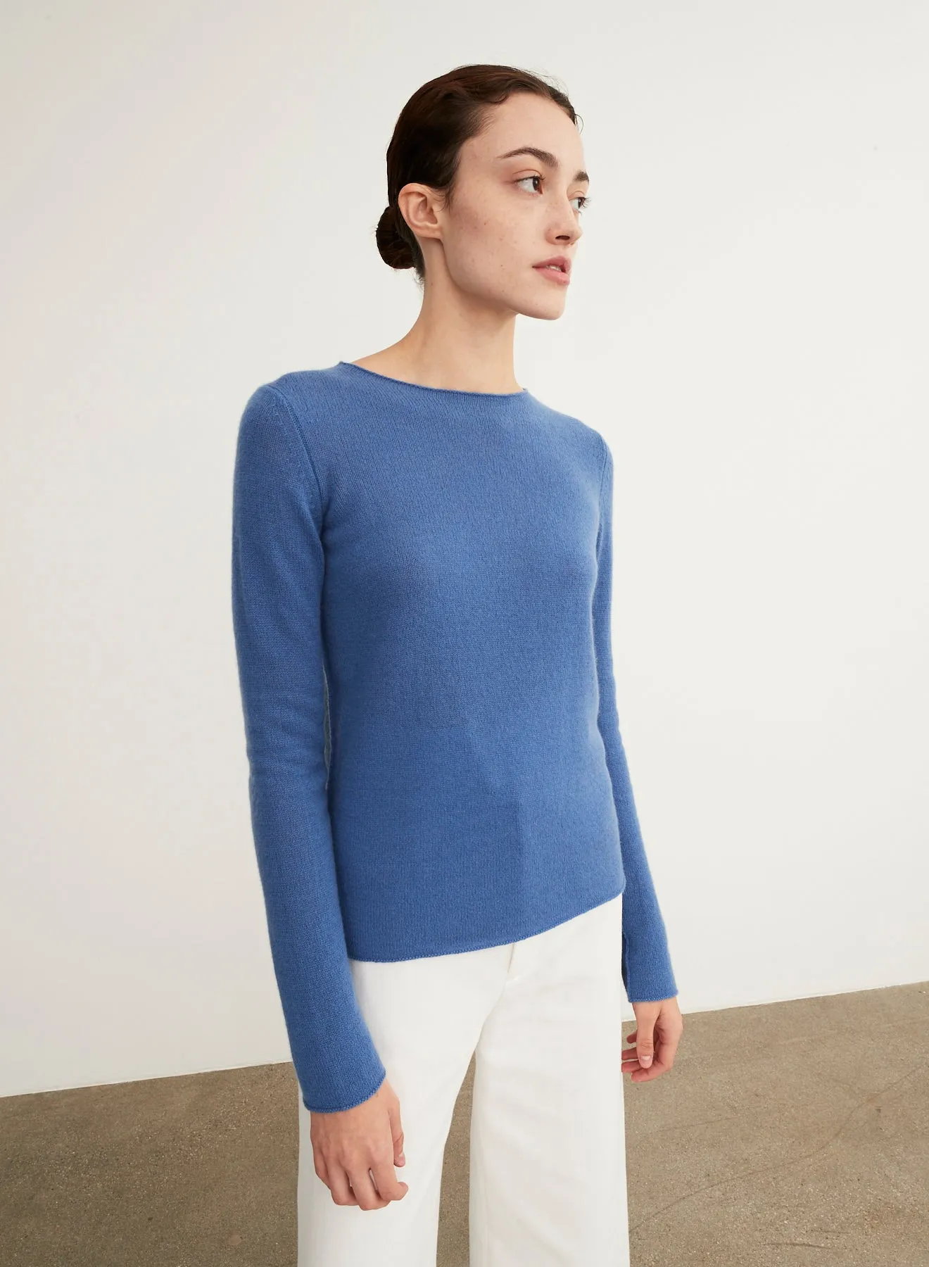 Vince - Trimless Pullover in Hydrangea