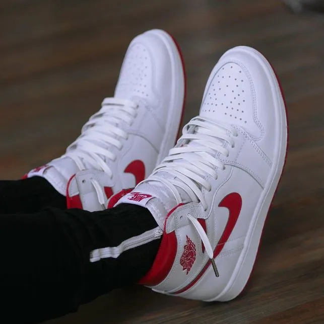 White Leather Laces - Gold Aglet